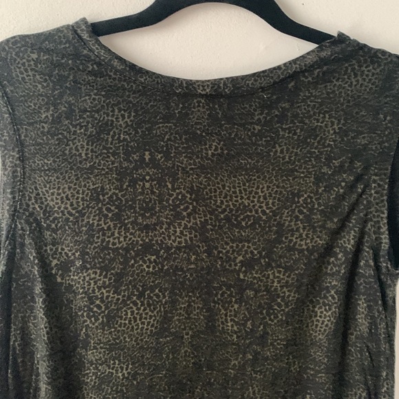 5$ with bundle 😀 Cute top (open back!) - Picture 2 of 11